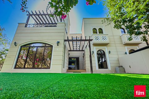 Shtëpi në qytet në Dubai, Emiratet e Bashkuara Arabe 4 dhoma gjumi, 563.6 m2. № 694239