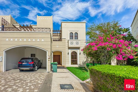 Shtëpi në qytet në Dubai, Emiratet e Bashkuara Arabe 4 dhoma gjumi, 563.6 m2. № 694239 - Foto 2