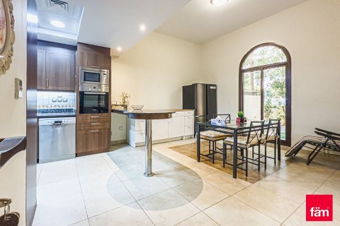 Shtëpi në qytet në Dubai, Emiratet e Bashkuara Arabe 4 dhoma gjumi, 563.6 m2. № 694239 - Foto 13