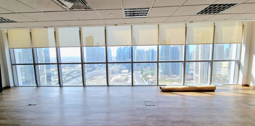 Toimisto Dubai, Arabiemiraatit 111 m2 № 722485