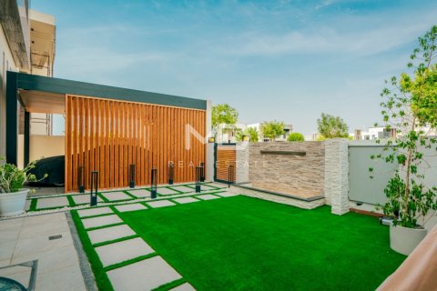 Vila na Yas Island, Abu Dhabi, SAE 4 ložnice, 350 m² Č.: 555229 - fotografie 62