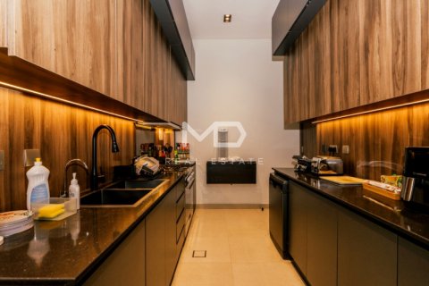Vila na Yas Island, Abu Dhabi, SAE 4 ložnice, 350 m² Č.: 555229 - fotografie 47