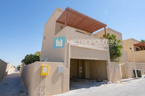 Villa en venta en Al Raha Gardens, Abu Dhabi, EAU 4 dormitorios, 401.4 m2 № 652750 - foto 1