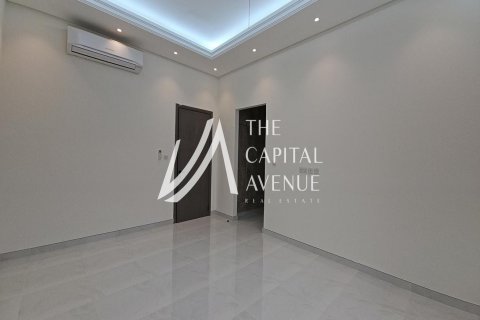 Villa in Baniyas, Abu Dhabi, UAE 7 bedrooms, 929 sq.m. № 605020 - photo 13