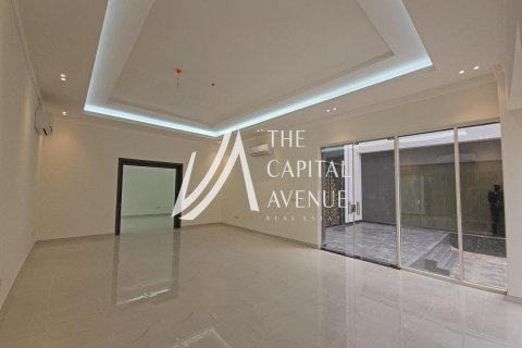 Villa in Baniyas, Abu Dhabi, UAE 7 bedrooms, 929 sq.m. № 605020 - photo 8