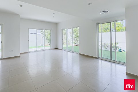 Villa in Dubai, UAE 5 bedrooms, 428.1 sq.m. № 645798 - photo 2