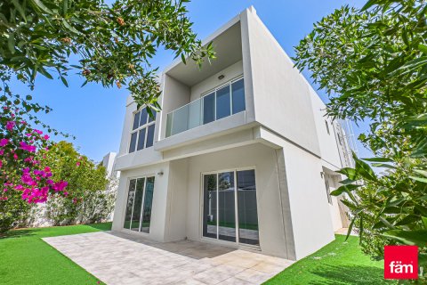 Villa in Dubai, UAE 5 bedrooms, 428.1 sq.m. № 645798 - photo 1