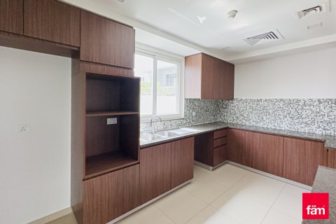 Villa in Dubai, UAE 5 bedrooms, 428.1 sq.m. № 645798 - photo 11