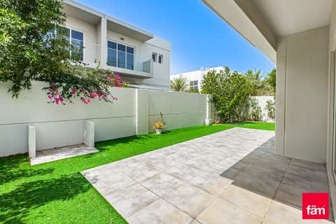 Villa in Dubai, UAE 5 bedrooms, 428.1 sq.m. № 645798 - photo 8
