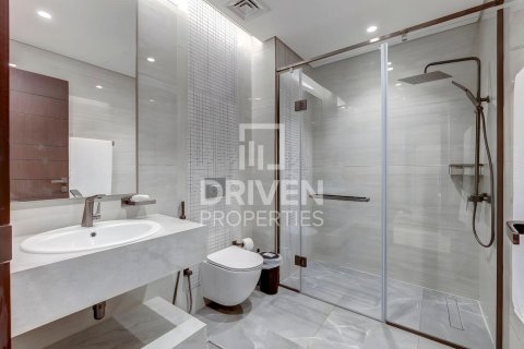 Apartament në Business Bay, Dubai, Emiratet e Bashkuara Arabe 2 dhoma gjumi, 125.98 m2. № 756162 - Foto 10