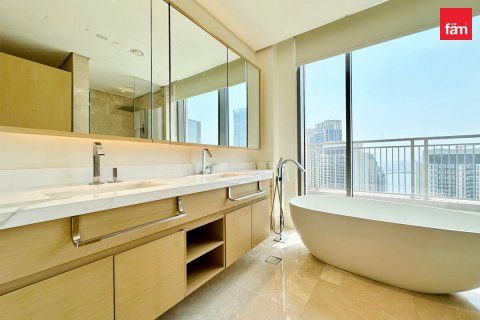 Penthouse in Dubai, UAE 4 bedrooms, 404.8 sq.m. № 764070 - photo 16