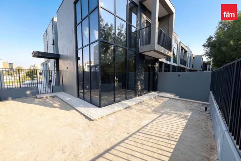 Řadový dům v Dubai, SAE 4 ložnice, 244.2 m² Č.: 764068 - fotografie 3