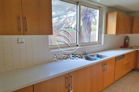 Řadový dům v Al Raha Gardens, Abu Dhabi, SAE 3 ložnice, 201 m² Č.: 615636 - fotografie 7