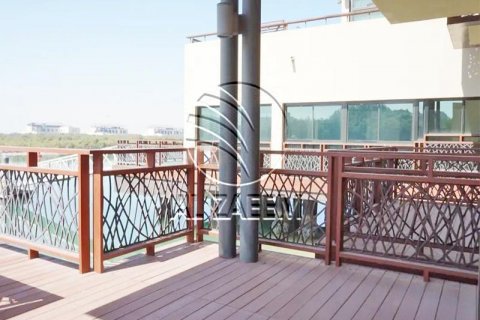 Villa in Al Gurm, Abu Dhabi, UAE 5 bedrooms, 1951 sq.m. № 615640 - photo 5
