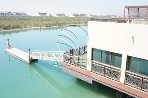 Villa in Al Gurm, Abu Dhabi, UAE 5 bedrooms, 1951 sq.m. № 615640 - photo 2