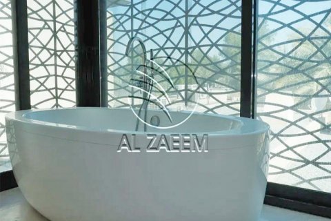 Villa in Al Gurm, Abu Dhabi, UAE 5 bedrooms, 1951 sq.m. № 615640 - photo 25