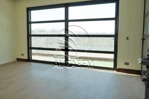 Villa in Al Gurm, Abu Dhabi, UAE 5 bedrooms, 1951 sq.m. № 615640 - photo 20