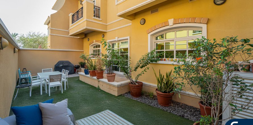 Vila di Dubai Sports City, Dubai, UEA 3 kamar tidur, 227 m2 nomor 667865