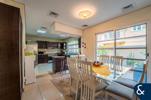 Vila di Dubai Sports City, Dubai, UEA 3 kamar tidur, 227 m2 nomor 667865 - foto 3