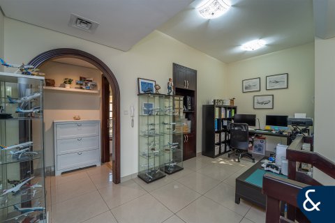 Vila di Dubai Sports City, Dubai, UEA 3 kamar tidur, 227 m2 nomor 667865 - foto 6