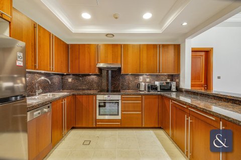 Appartement te huur in Palm Jumeirah, Dubai, VAE 2 slaapkamers, 185 vr.m., nr 667969 - foto 4