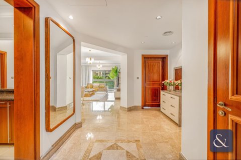 Appartement te huur in Palm Jumeirah, Dubai, VAE 2 slaapkamers, 185 vr.m., nr 667969 - foto 5
