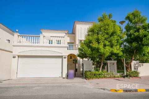 Villa para arrendamento em Jumeirah Village Triangle, Dubai, EAU 2 quartos, 250 m2 № 650263 - foto 19