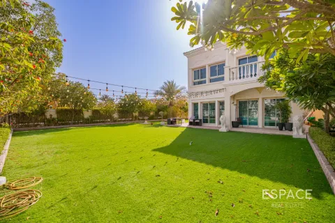 Villa para arrendamento em Jumeirah Village Triangle, Dubai, EAU 2 quartos, 250 m2 № 650263 - foto 17