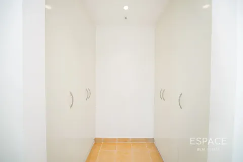 Villa para arrendamento em Jumeirah Village Triangle, Dubai, EAU 2 quartos, 250 m2 № 650263 - foto 11