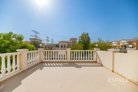 Villa para arrendamento em Jumeirah Village Triangle, Dubai, EAU 2 quartos, 250 m2 № 650263 - foto 14