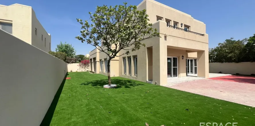 Villa in Arabian Ranches, Dubai, UAE 5 bedrooms, 476 sq.m. № 650262