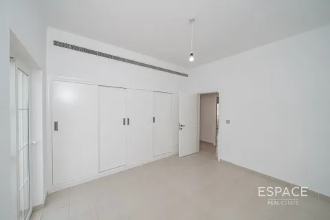 Villa in Arabian Ranches, Dubai, UAE 5 bedrooms, 476 sq.m. № 650262 - photo 11