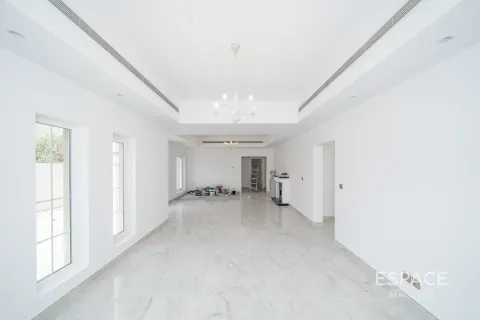 Villa in Arabian Ranches, Dubai, UAE 5 bedrooms, 476 sq.m. № 650262 - photo 3