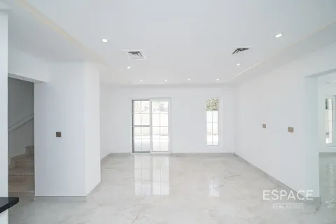Villa in Arabian Ranches, Dubai, UAE 5 bedrooms, 476 sq.m. № 650262 - photo 7