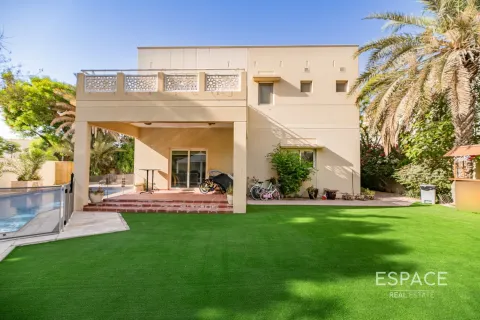 فيلا للإيجار في Meadows، دبي، الإمارات العربية المتحدة 4 غرفة نوم ، 373 متر مربع ، رقم 650265 - صورة 1