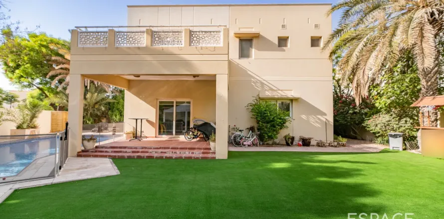 فيلا في Meadows، دبي 4 غرفة نوم ، 373 متر مربع . ر قم 650265