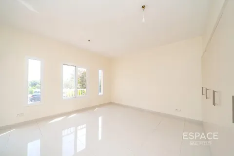 Villa The Springs, Dubaijā, AAE 3 istabas, 228 m2 Nr. 650264 - attēls 13