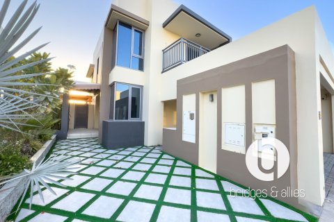 Vila u gradu Dubai Hills Estate, UAE 5 spavaće sobe, 254 m2 Br. 703118 - Slika 2