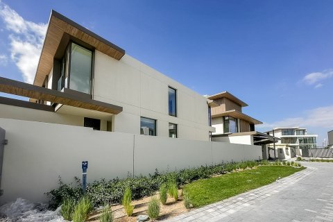 ویلا در Dubai ، امارات متحده عربی 3 خوابه ، 305.56 متر مربع.  شماره 748321