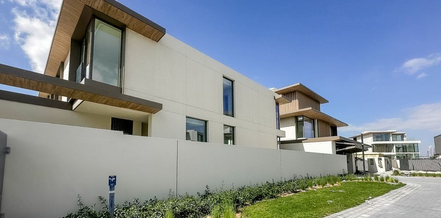 Vilë në Dubai, Emiratet e Bashkuara Arabe 3 dhoma gjumi, 305.56 m2. № 748321