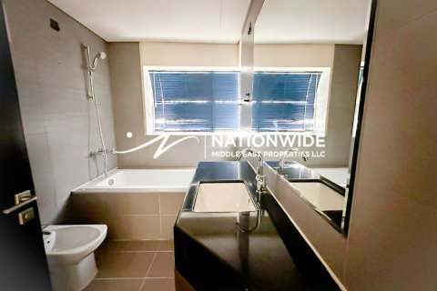 Abu Dhabi, UAE의 판매용 아파트 침실 2개, 142제곱미터 번호 691712 - 사진 11