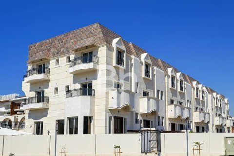 Maison de ville à louer à Jumeirah Village Circle, Dubai, EAU 4 chambres, 231 m2 № 645315 - photo 10