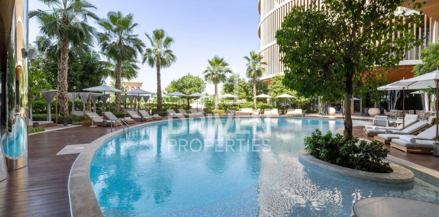 Huoneisto Jumeirah, Dubai, Arabiemiraatit 3 makuuhuonetta, 278.34 m2 № 742230
