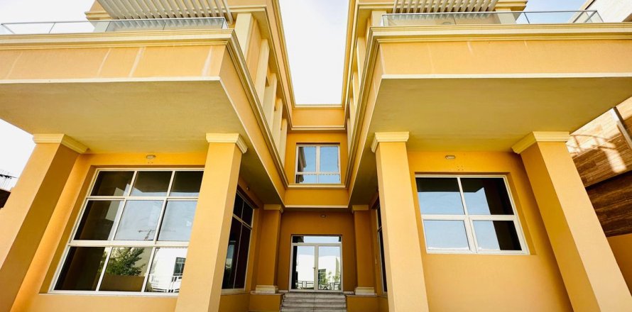 Villa i Al Furjan, Dubai, Emiratene 5 soverom, 525 kvm nr. 689168