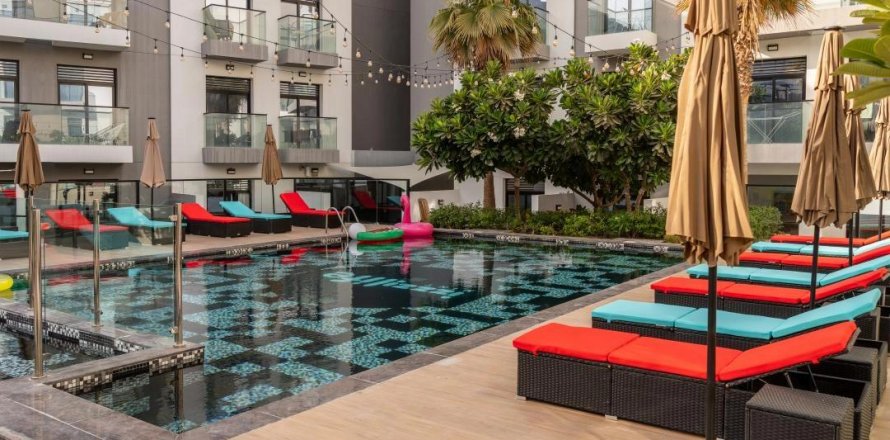 Apartment in Dubai, UAE 2 bedrooms, 171 sq.m. № 599372