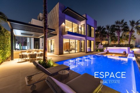 Vila di Palm Jumeirah, Dubai, UEA 5 kamar tidur, 673 m2 nomor 649706 - foto 1