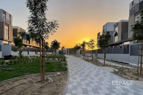Vila di Mudon, Dubai, UEA 3 kamar tidur, 218 m2 nomor 649703 - foto 2