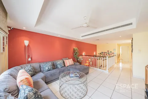 Villa til salgs i The Lakes, Dubai, Emiratene 3 soverom, 282 kvm Nr. 649705 - Foto 4