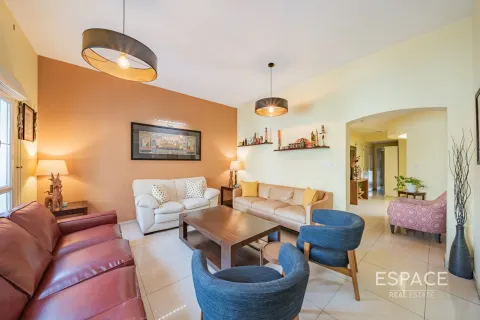 Villa til salgs i The Lakes, Dubai, Emiratene 3 soverom, 282 kvm Nr. 649705 - Foto 3