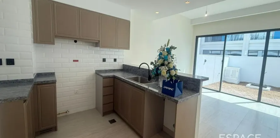 Adosado en Damac Lagoons, Dubai, EAU 3 dormitorios, 144 m² № 649702